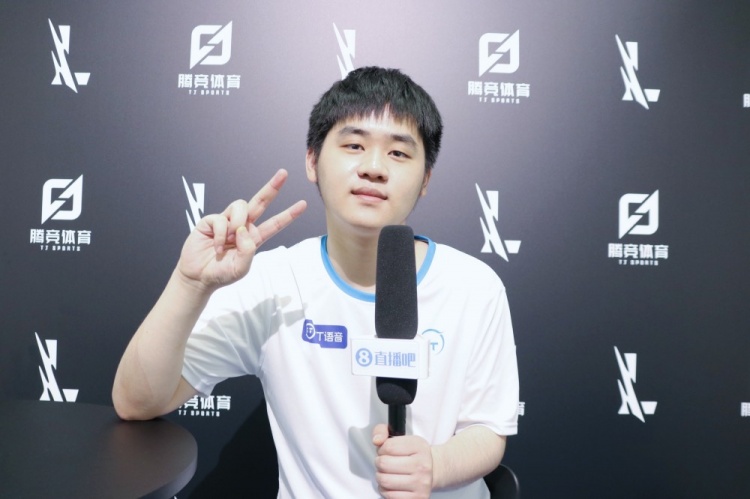 后卫输出的 后卫输出的