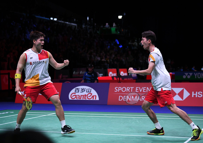 更是对亚马 更是对亚马