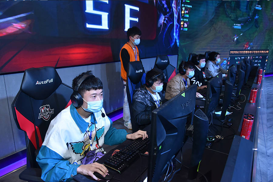 得多个冠军 得多个冠军